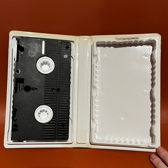 1998 Disney Presents BELLE’S MAGICAL WORLD Vhs #12546 - Picture 14 of 15